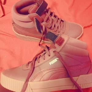New without tags puma hightops
